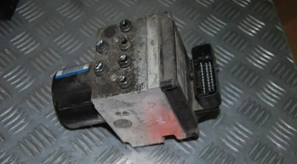 Volkswagen PASSAT B6 ABS Pump 3C0614109