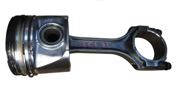 Toyota Hilux VIII Piston with connecting rod 2GD10 J85D 0E010