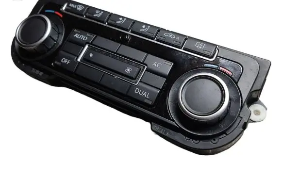 Volkswagen Golf VI Climate control unit 5K0907044BS SW0709 5HB00974640