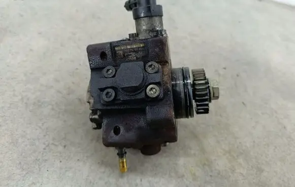 Renault Laguna III Fuel injection high pressure pump 