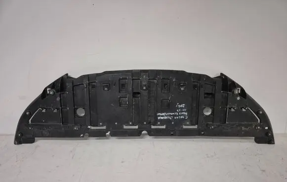 Renault Captur Front bumper skid plate/under tray 620920067R