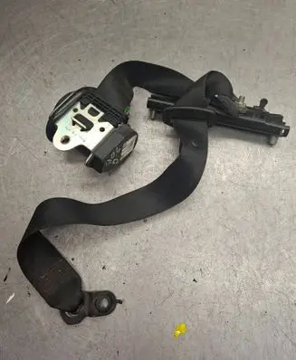 Mercedes-Benz Sprinter W906 Front seatbelt 9068600485 040476