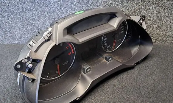 Audi A4 S4 B8 8K Speedometer (instrument cluster) 8K0920900B