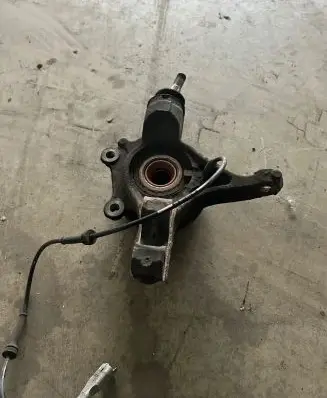 Peugeot Partner Front wheel hub 9813759680