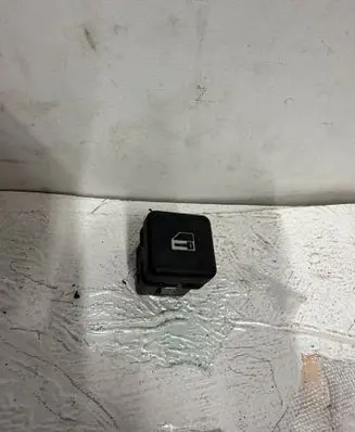BMW 5 E39 Central locking switch button 8360828