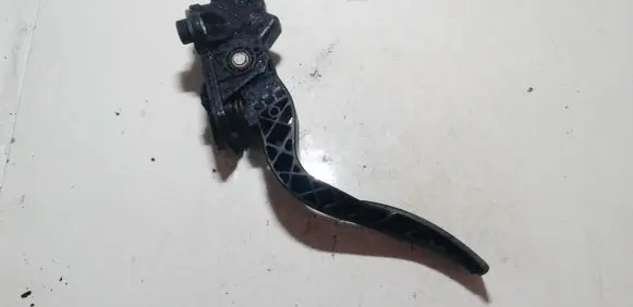 Mitsubishi Outlander Accelerator throttle pedal MN101543