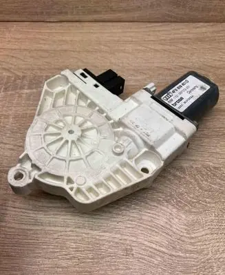 Audi A6 S6 C6 4F Front door window regulator motor 4F0959801D