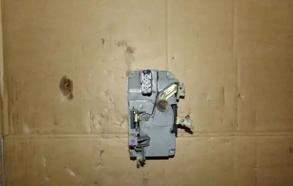 Citroen C5 Front door lock