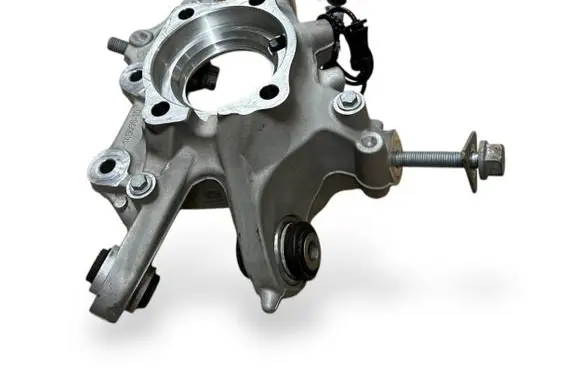 Rear wheel hub spindle/knuckle