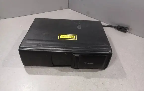 Audi A6 S6 C5 4B CD/DVD changer FA05735