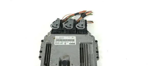 Renault Trafic II (X83) Engine control unit/module ECU 0281011530 HOM8200051609