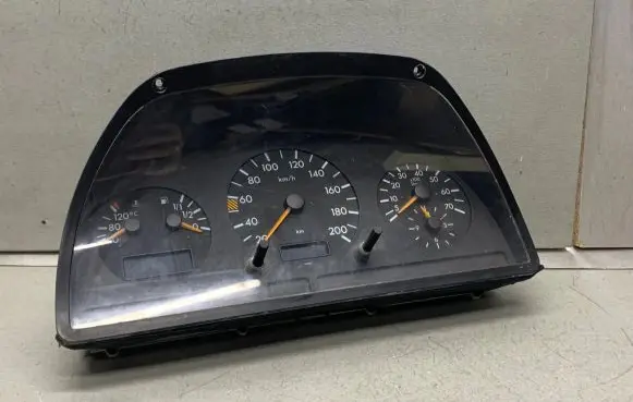 Mercedes-Benz Vito Viano W638 Speedometer (instrument cluster) 0005424001 VD012530