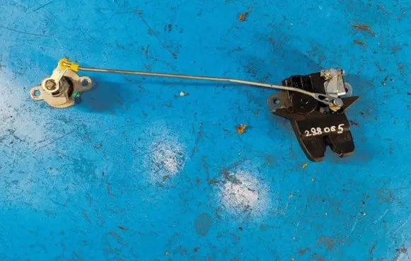 Hyundai Elantra Tailgate/trunk/boot lock/catch/latch 812302H000