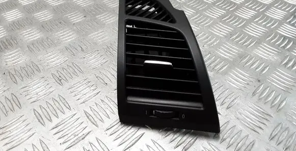BMW 1 E81 E87 Dashboard side air vent grill/cover trim 7059188