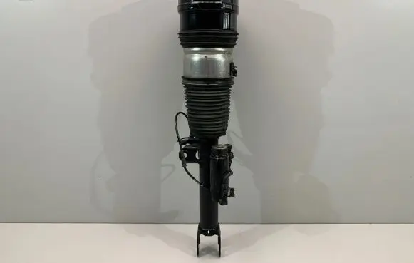 BMW 6 G32 Gran Turismo Front air suspension shock absorber 6866702