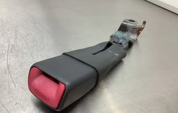 Toyota Prius (XW20) Rear seatbelt buckle 14667