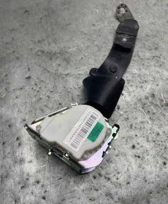 Skoda Fabia Mk2 (5J) Rear seatbelt 5J6857447A 34066181