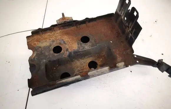 Nissan Primera Battery bracket 