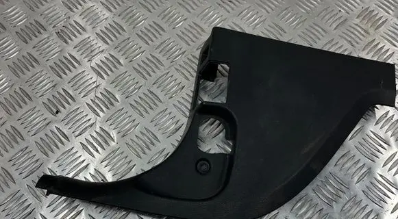Foot area side trim