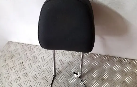 KIA Sorento Front seat headrest 