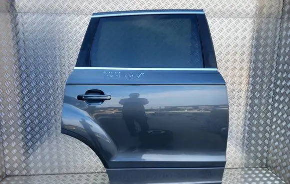 Audi Q7 4L Rear door