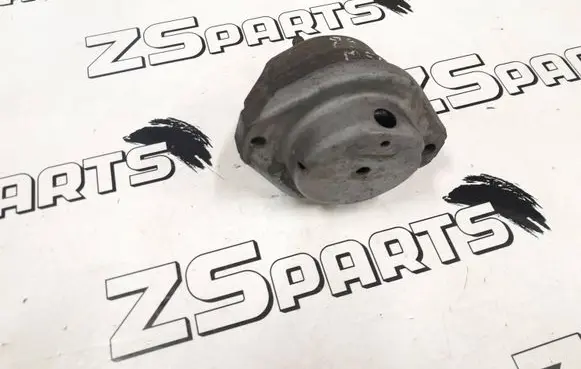 BMW 5 E60 E61 Engine mount bracket 6761089
