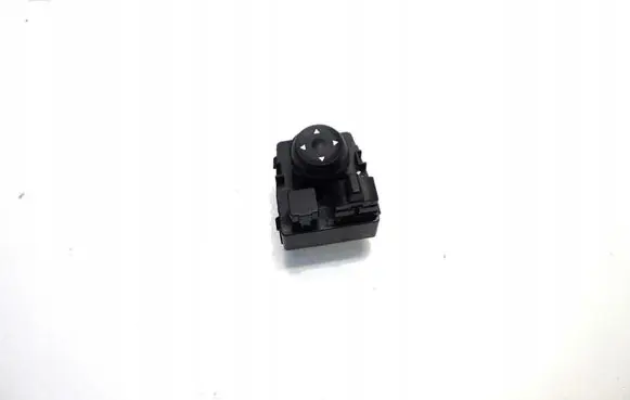 Hyundai Bayon Wing mirror switch 93530BV000