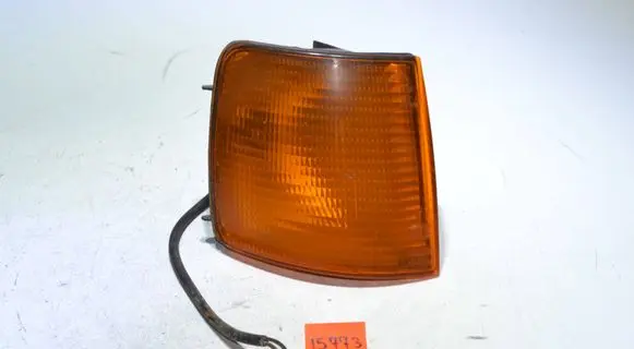 Volkswagen PASSAT B3 Front indicator light 357953050