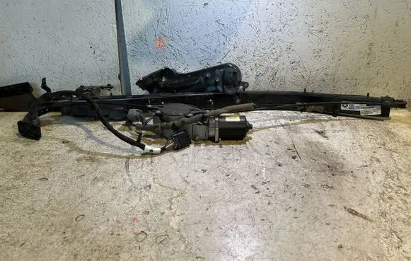Chrysler Pacifica Sliding door motor 68368919AC JR352138 4426310