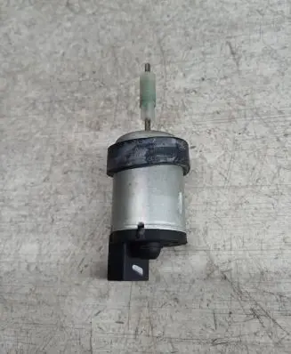 Volkswagen PASSAT B6 Seat adjustment motor 5029902E 060904A