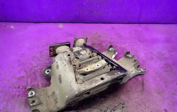 Audi A6 Allroad C5 Gearbox mounting bracket 
