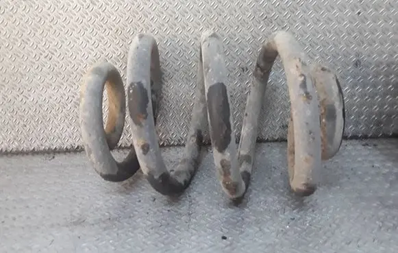 Volkswagen Transporter - Caravelle T4 Rear coil spring 