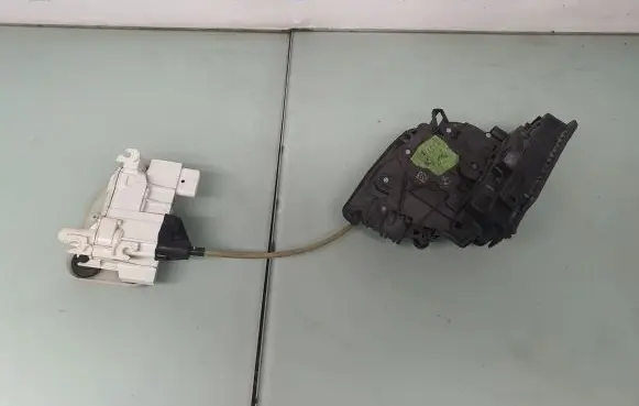BMW X3 G01 Rear door lock 7473159 51227473159 7419843