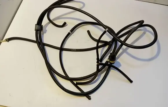Audi A4 S4 B5 8D Vacuum line/pipe/hose 046905291