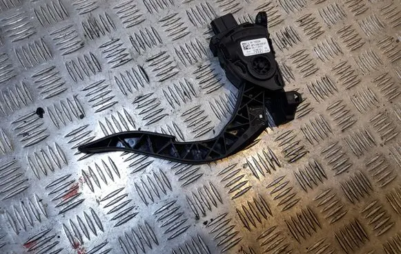 Audi A7 S7 4G Accelerator throttle pedal 8K1723523A