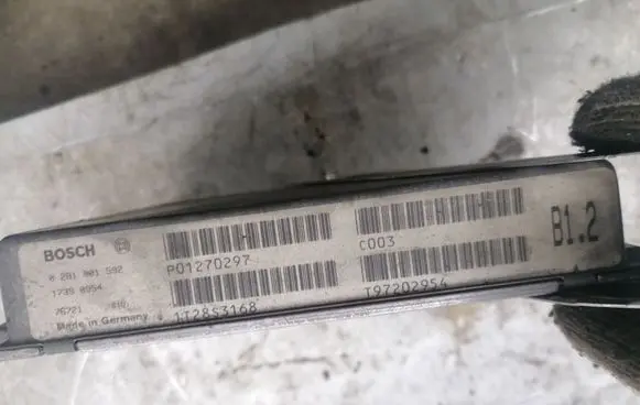 Volvo S70 V70 V70 XC Engine control unit/module 0281001592