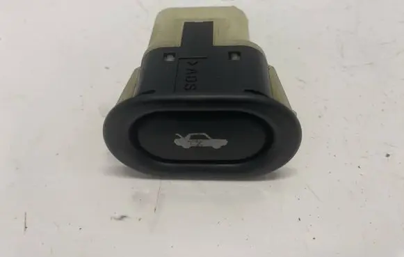 Saab 9-5 Tailgate opening switch 4733440 156796