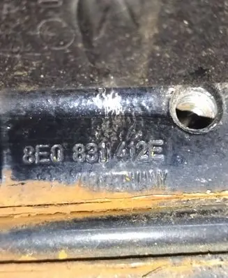 Audi A6 S6 C6 4F Front door lower hinge 8E0831412E