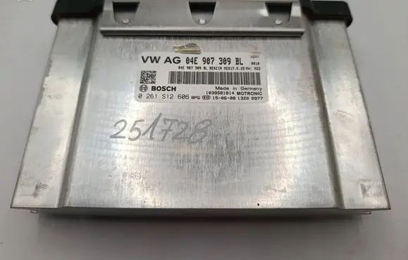 Seat Leon (5F) Engine control unit/module 04E907309BL 0261S12606
