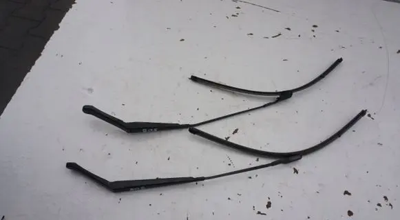 Peugeot 508 Front wiper blade arm