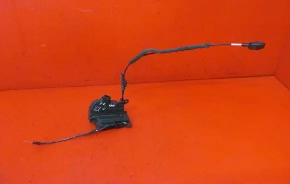 Renault Clio IV Front door lock 805024563R