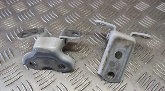 Rear door hinge set