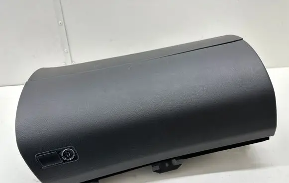 Mercedes-Benz S W221 Glove box