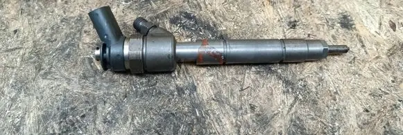 Mercedes-Benz A W169 Fuel injector 0445110167