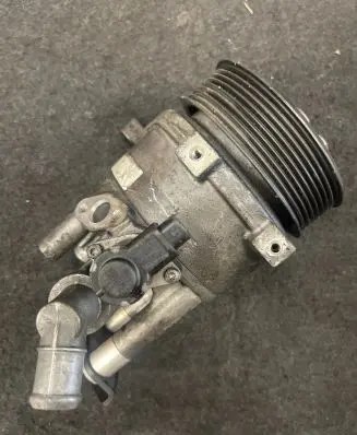BMW 5 F10 F11 Power steering pump 19088