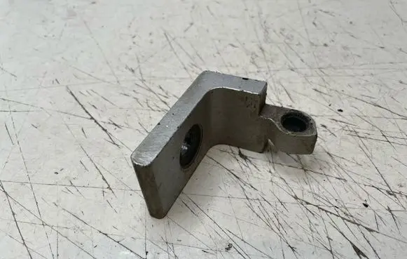 BMW 5 E60 E61 Engine bonnet/hood hinges ES03 7068073