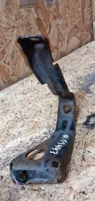 Mercedes-Benz ML W164 Bottom radiator support slam panel A1645200132 1645200132