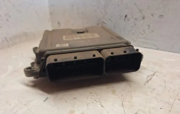 Volvo S80 Engine control unit/module 30729826A 0281012103