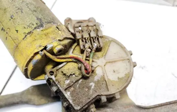 Volkswagen PASSAT B2 Wiper motor