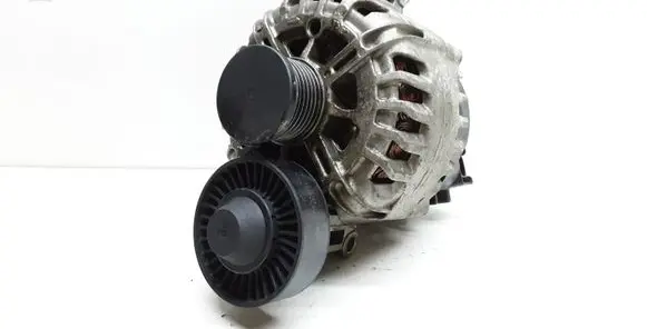 BMW 3 E90 E91 Generator/alternator 7521178